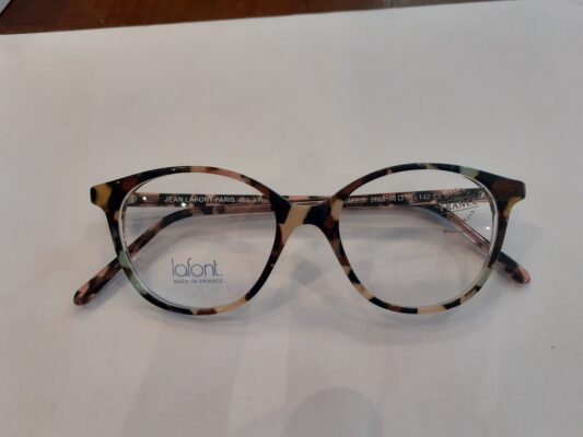 Collection de lunettes Lafont mettant en valeur l'élégance du design français