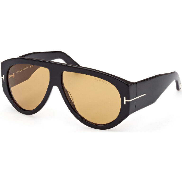 Homme élégant portant des lunettes de soleil Tom Ford BRONSON, alliance parfaite entre style et distinction