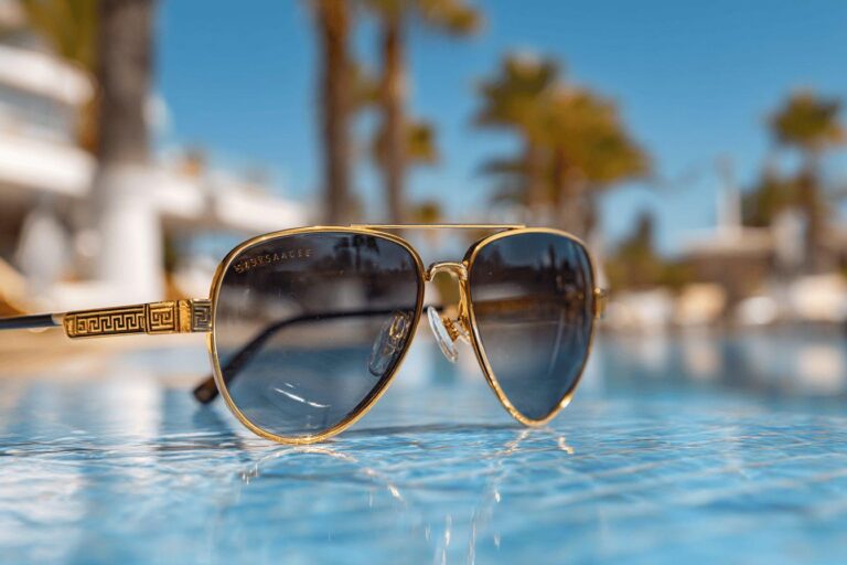 Quelle lunette de soleil Versace choisir pour homme ?